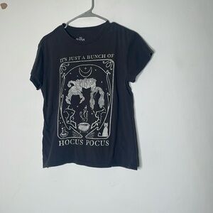Disney Hocus Pocus small t shirt​